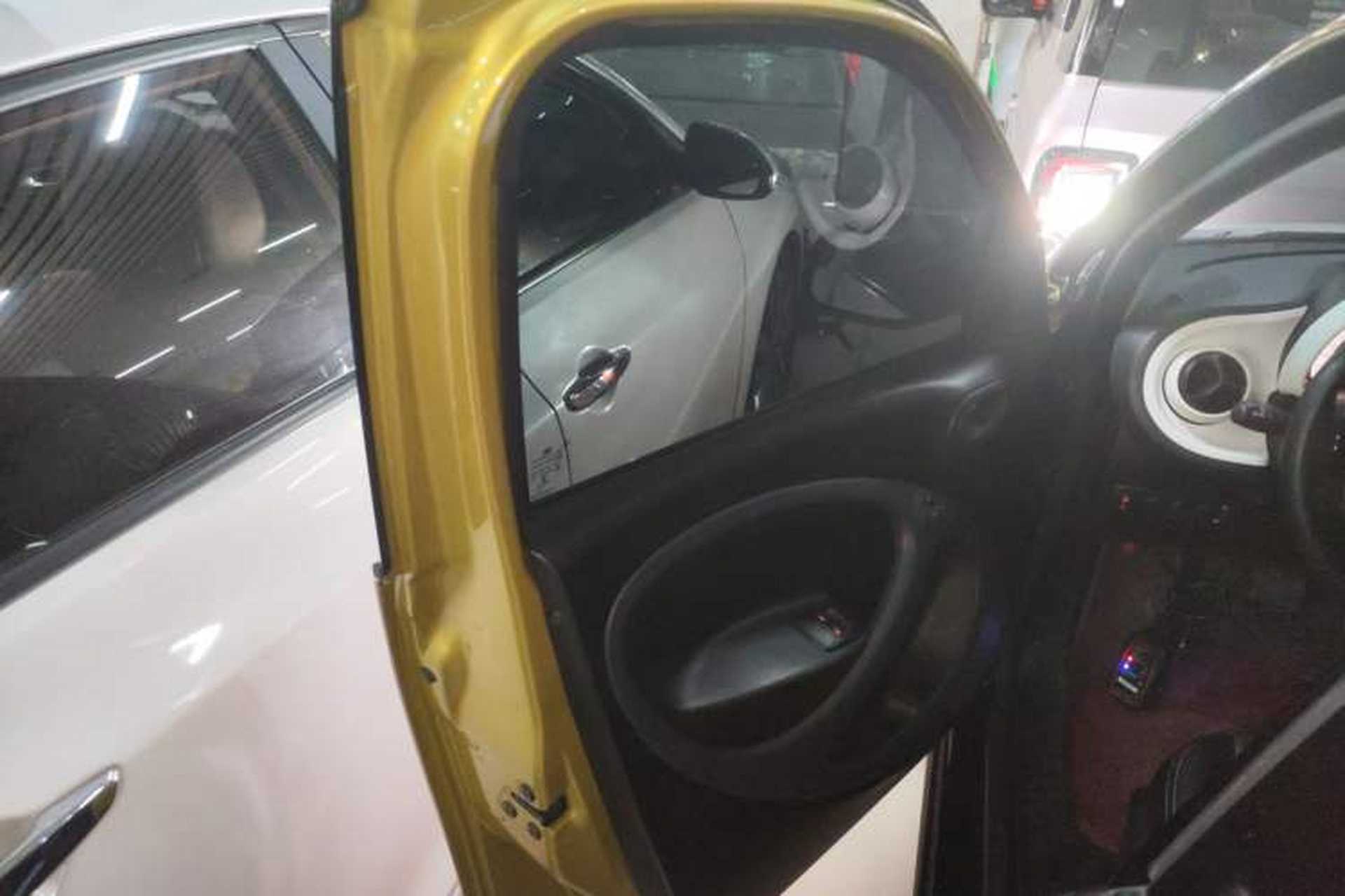 Used smart forfour 2018 1.0L 52 kW Dynamic Edition Interior 7