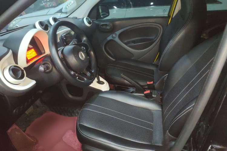 Used smart forfour 2018 1.0L 52 kW Dynamic Edition Left Front Seat