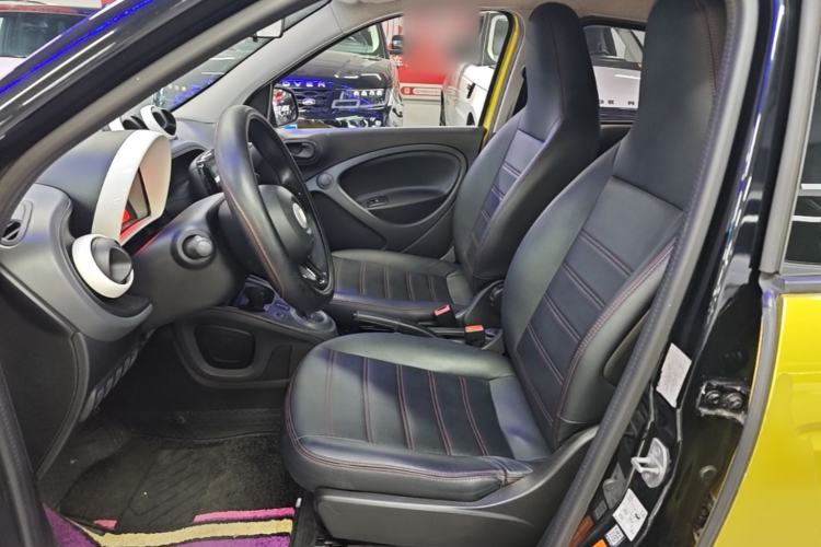 Used smart forfour 2018 1.0L 52 kW Dynamic Edition Left Front Seat