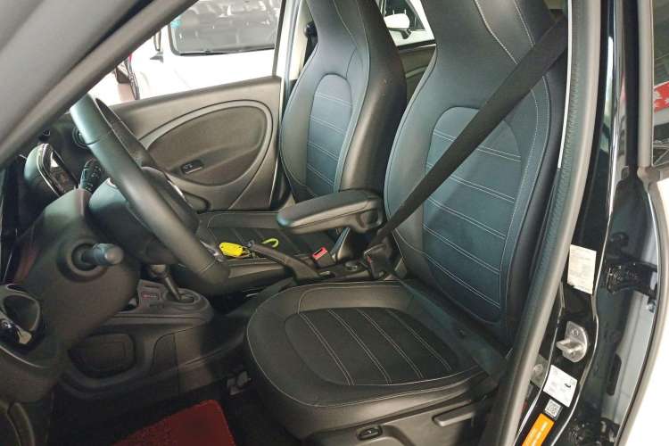 Used smart forfour 2018 0.9T 66 kW Pioneer Edition Left Front Seat