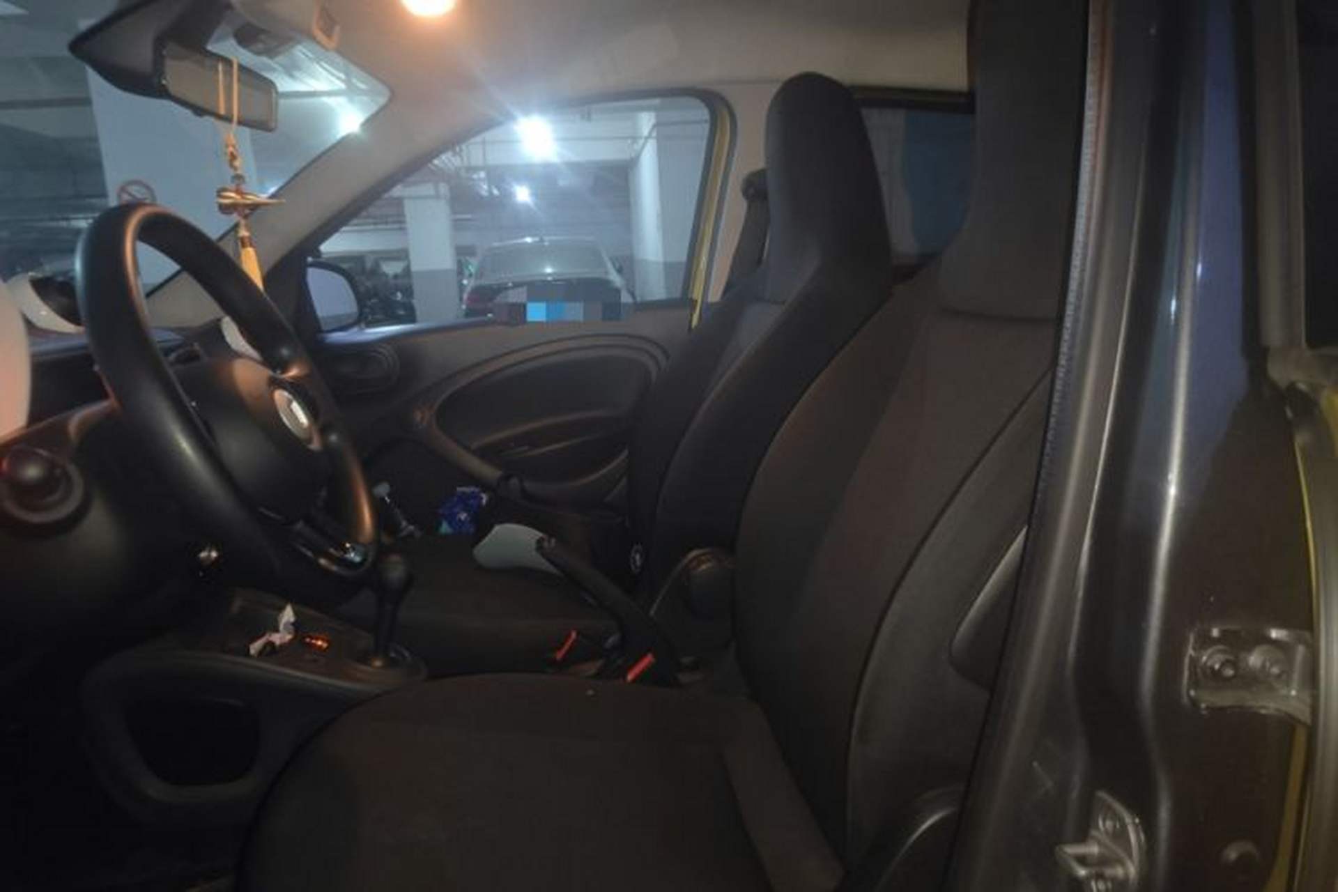 Used smart forfour 2018 1.0L 52 kW Dynamic Edition Left Front Seat