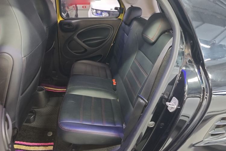Used smart forfour 2018 1.0L 52 kW Dynamic Edition Left Rear Seat