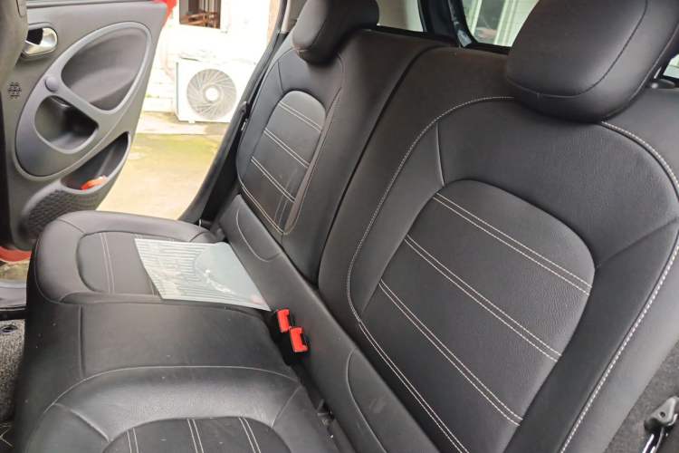 Used smart forfour 2018 0.9T 66 kW Pioneer Edition Left Rear Seat