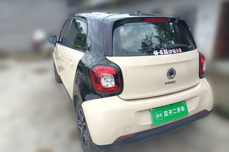 Used smart forfour 2018 0.9T 66 kW Pioneer Edition Rear Left 45 Deg