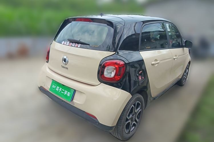 Used smart forfour 2018 0.9T 66 kW Pioneer Edition Rear Right 45 Deg