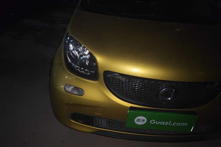 Used smart forfour 2018 1.0L 52 kW Dynamic Edition Right Front Headlight