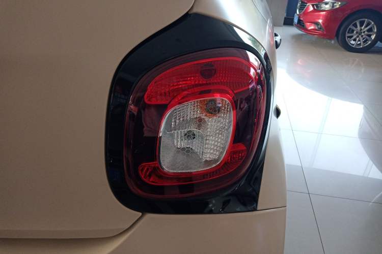 Used smart forfour 2018 0.9T 66 kW Pioneer Edition Right Rear Taillight