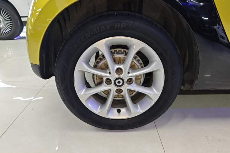 Used smart forfour 2018 1.0L 52 kW Dynamic Edition Right Rear Wheel Hub