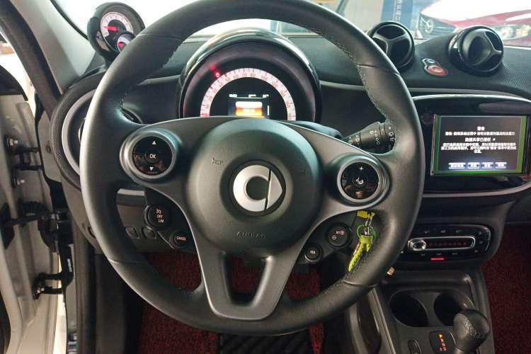 Used smart forfour 2018 0.9T 66 kW Pioneer Edition Steering Wheel