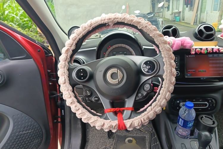 Used smart forfour 2018 0.9T 66 kW Pioneer Edition Steering Wheel