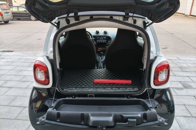Used smart fortwo 2018 1.0L 52kW Hardtop Dynamic Version China V Interior 1