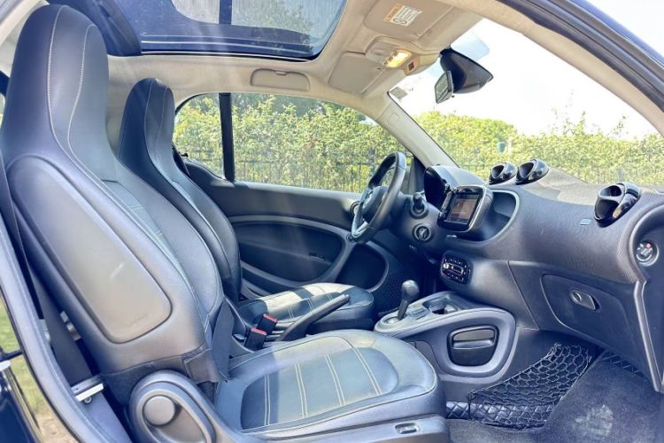 Used smart fortwo 2019 0.9T 66kW Hardtop Pioneer Edition China VI Interior 7