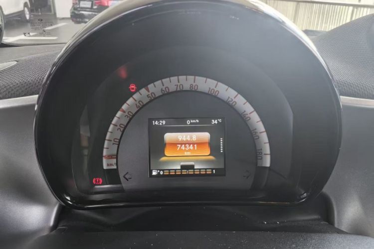 Used smart fortwo 2019 0.9T 66kW Hardtop Pioneer Edition China VI Odometer Close Up