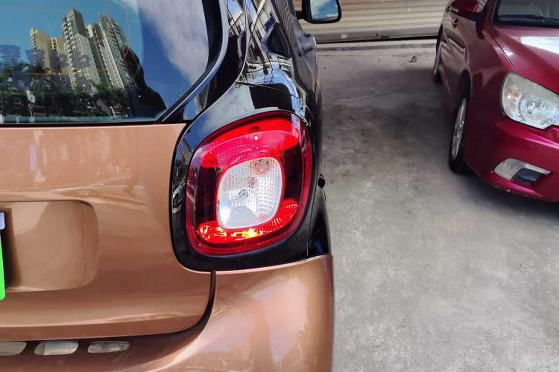 Used smart fortwo 2015 1.0L 52 kW hardtop Dynamic version Exterior 1