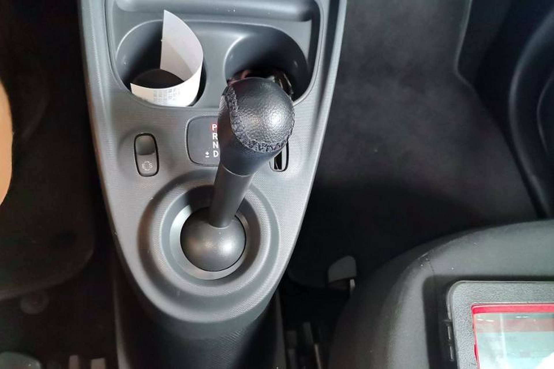 Used smart fortwo 2015 1.0L 52 kW hardtop Dynamic version Gear Lever