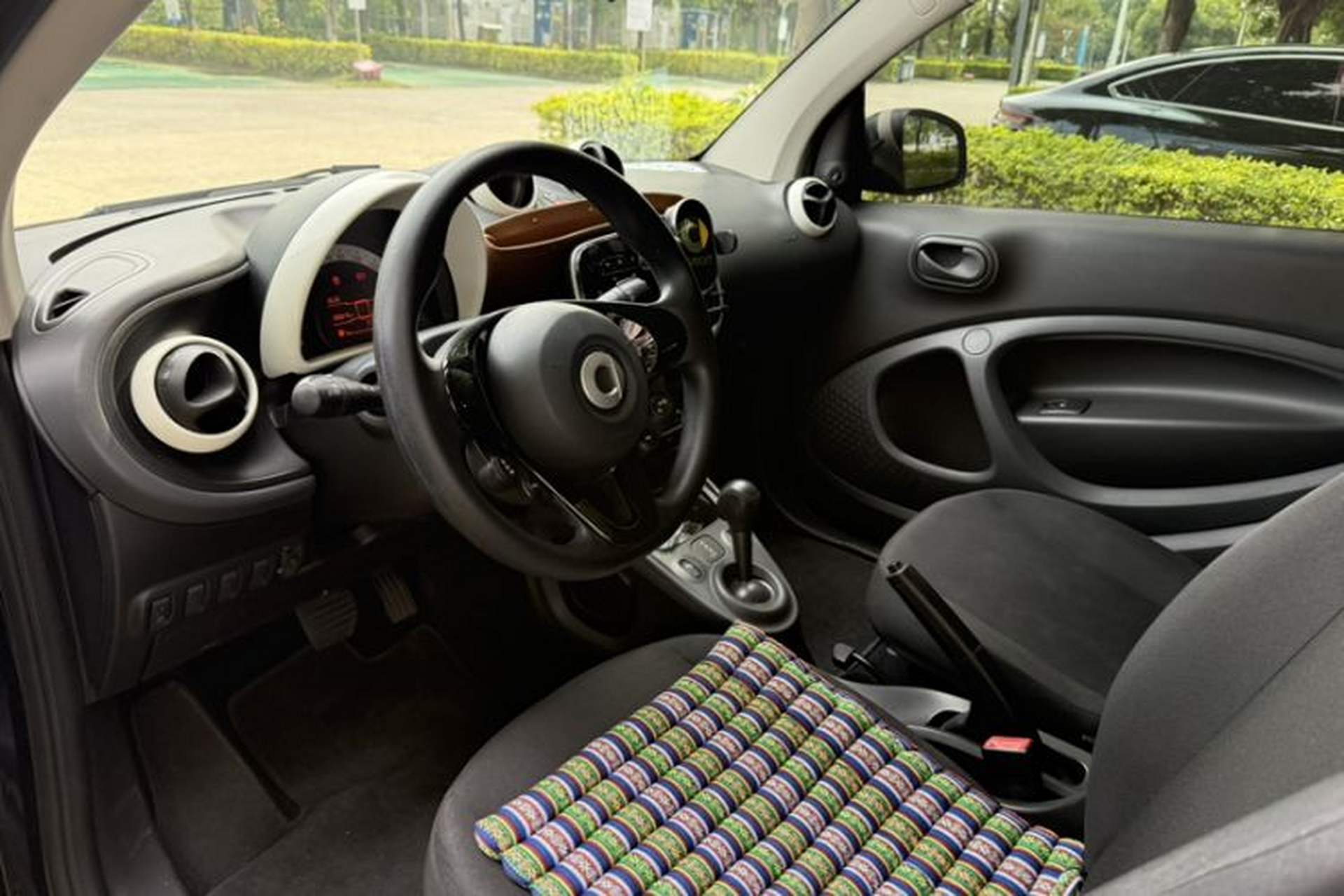 Used smart fortwo 2015 1.0L 52 kW hardtop Dynamic version Interior 11