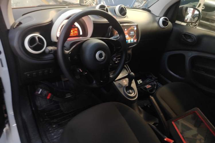 Used smart fortwo 2018 1.0L 52kW Hardtop Dynamic Version China V Interior 2