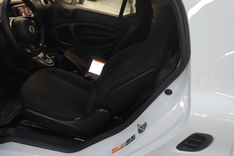 Used smart fortwo 2018 1.0L 52kW Hardtop Dynamic Version China V Interior 4