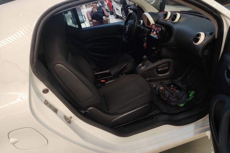 Used smart fortwo 2018 1.0L 52kW Hardtop Dynamic Version China V Right Front Seat