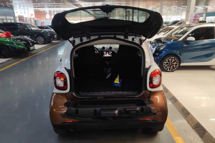 Used smart fortwo 2018 1.0L 52kW Hardtop Dynamic Version China V Trunk