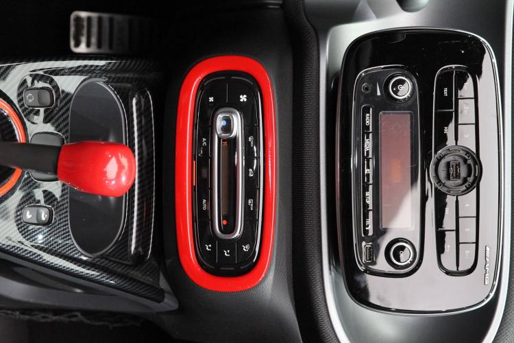 Used smart fortwo 2018 1.0L 52kW Convertible Passion Edition China V Standard Interior 5