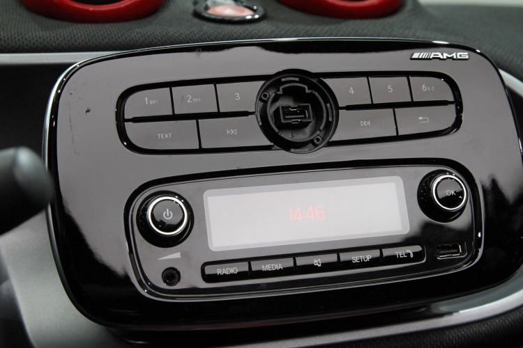 Used smart fortwo 2018 1.0L 52kW Convertible Passion Edition China V Standard Interior 6