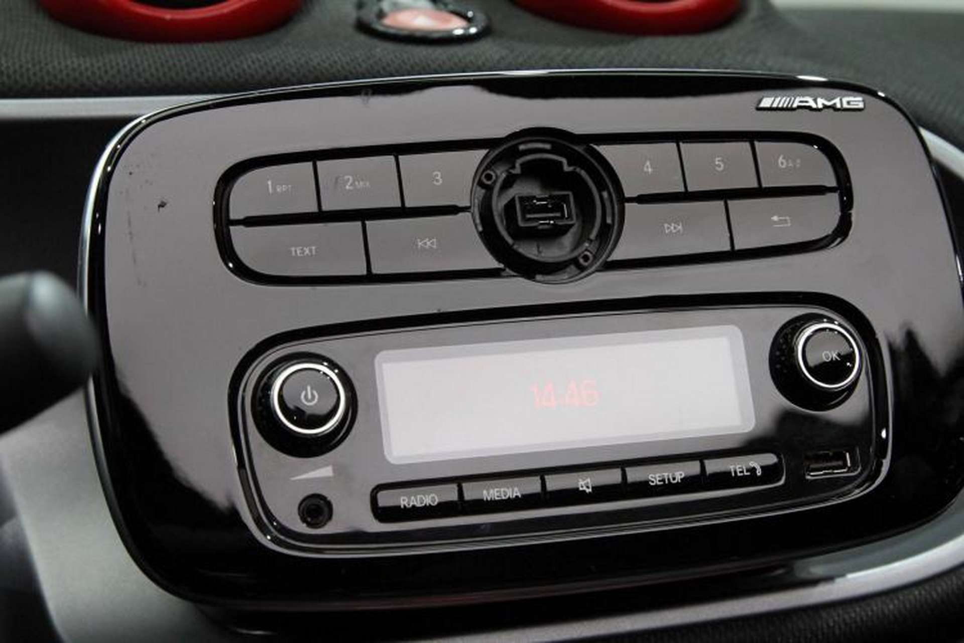 Used smart fortwo 2018 1.0L 52kW Convertible Passion Edition China V Standard Interior 6