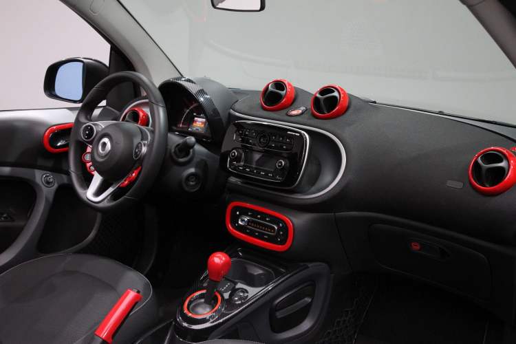 Used smart fortwo 2018 1.0L 52kW Convertible Passion Edition China V Standard Interior 7