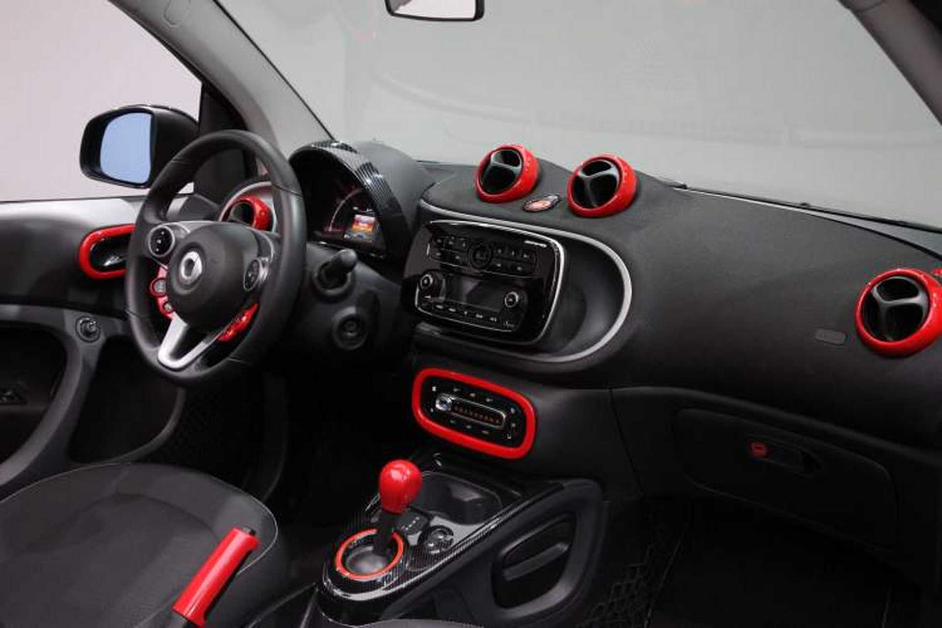 Used smart fortwo 2018 1.0L 52kW Convertible Passion Edition China V Standard Interior 7