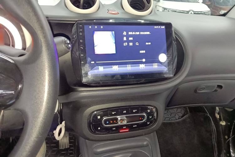 Used smart fortwo 2018 1.0L 52kW Hardtop Dynamic Version China V Audio And AC Panel