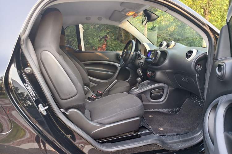 Used smart fortwo 2018 1.0L 52kW Hardtop Dynamic Version China V Interior 6
