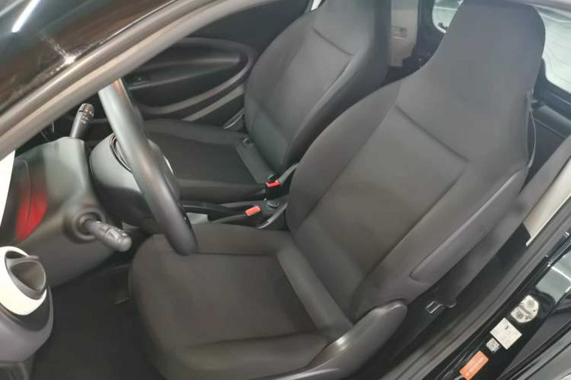 Used smart fortwo 2015 1.0L 52 kW hardtop Dynamic version Left Front Seat