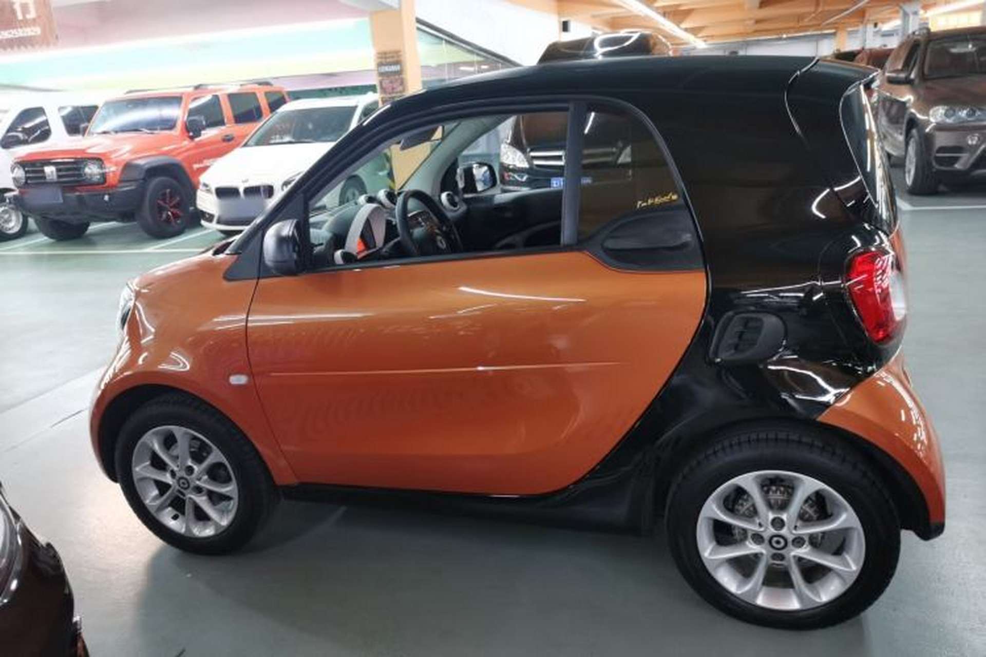 Used smart fortwo 2015 1.0L 52 kW hardtop Dynamic version Left Side