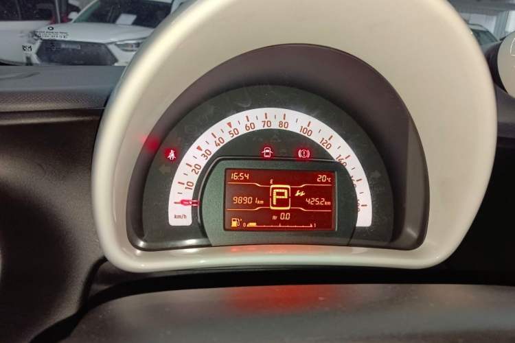 Used smart fortwo 2018 1.0L 52kW Hardtop Dynamic Version China V Odometer Close Up