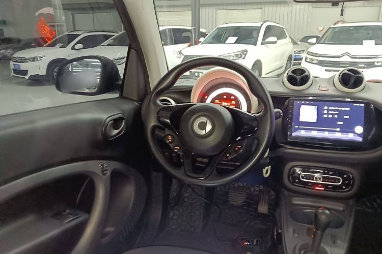 Used smart fortwo 2018 1.0L 52kW Hardtop Dynamic Version China V Steering Wheel