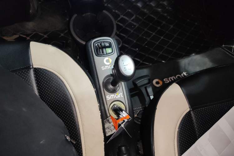 Used smart fortwo 2012 1.0 MHD Hardtop Passion Edition Gear Lever