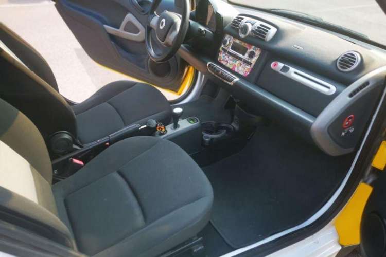 Used smart fortwo 2012 1.0 MHD Hardtop Standard Edition Interior 3