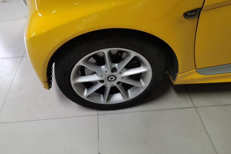 Used smart fortwo 2012 1.0 MHD Hardtop Passion Edition Left Front Wheel Hub