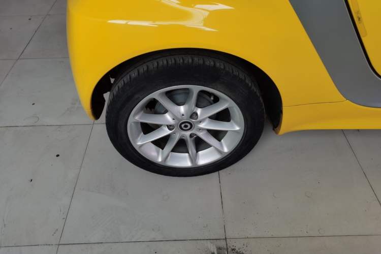 Used smart fortwo 2012 1.0 MHD Hardtop Passion Edition Right Rear Wheel Hub