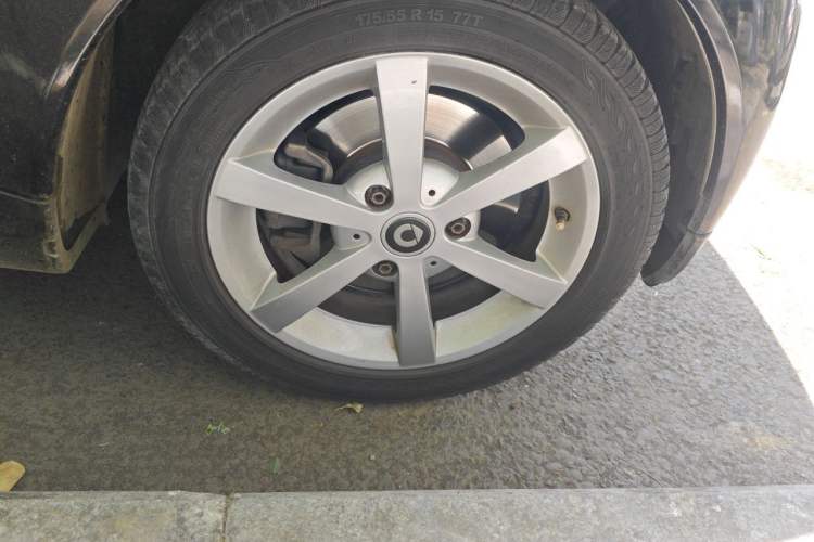 Used smart fortwo 2009 1.0 MHD Hardtop Style Edition Right Front Wheel Hub