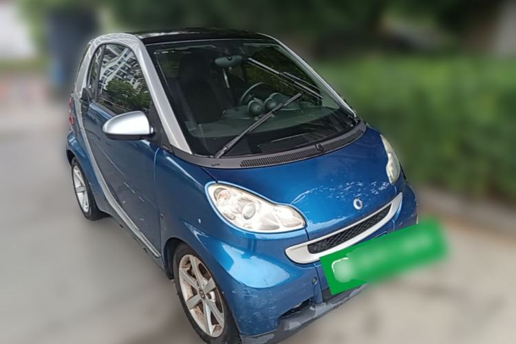 Used smart fortwo 2009 1.0 MHD Hardtop Style Edition Front Right 45 Deg