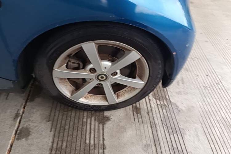 Used smart fortwo 2009 1.0 MHD Hardtop Style Edition Right Front Wheel Hub