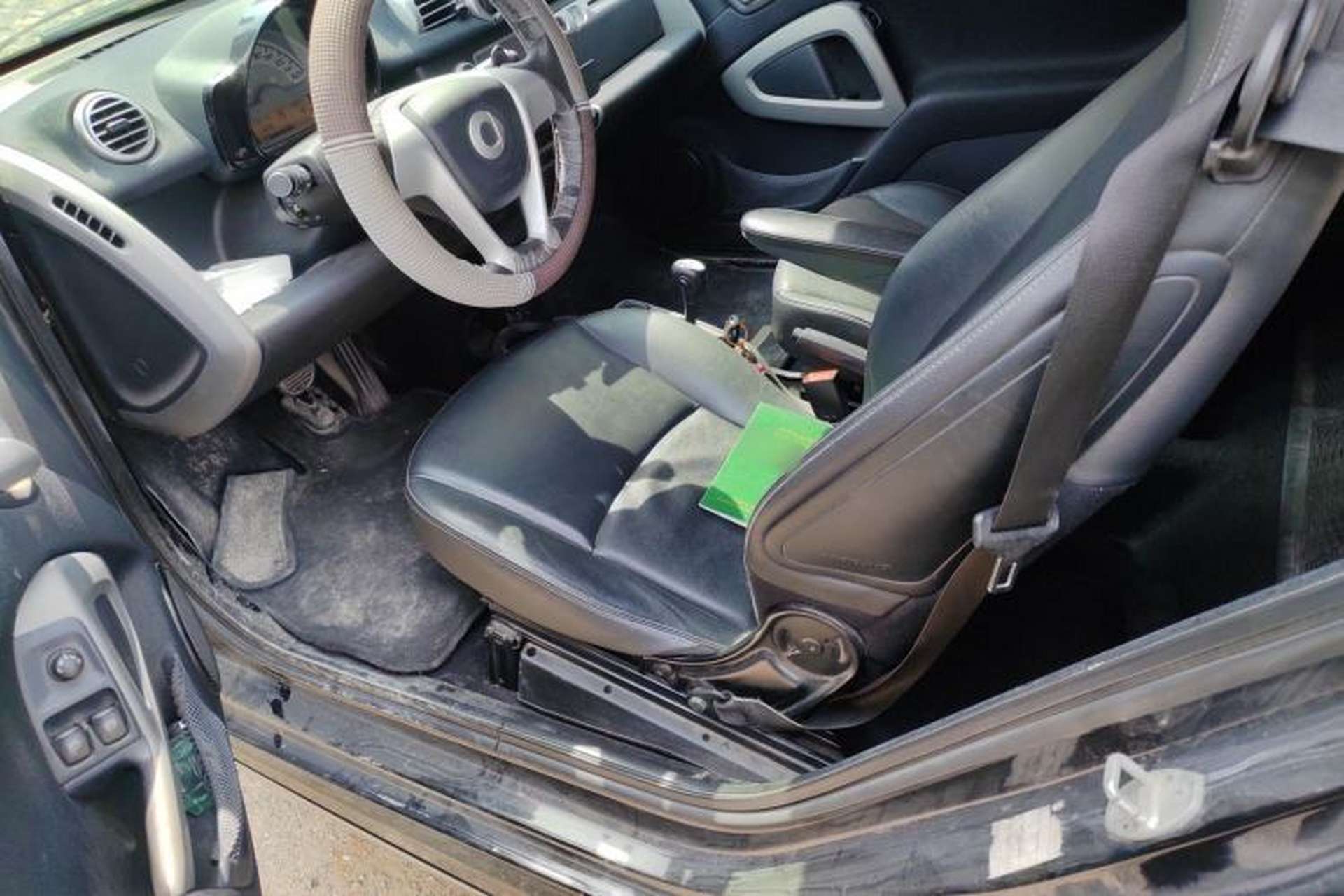 Used smart fortwo 2011 1.0T Year of the Rabbit Special Edition Driver Seat