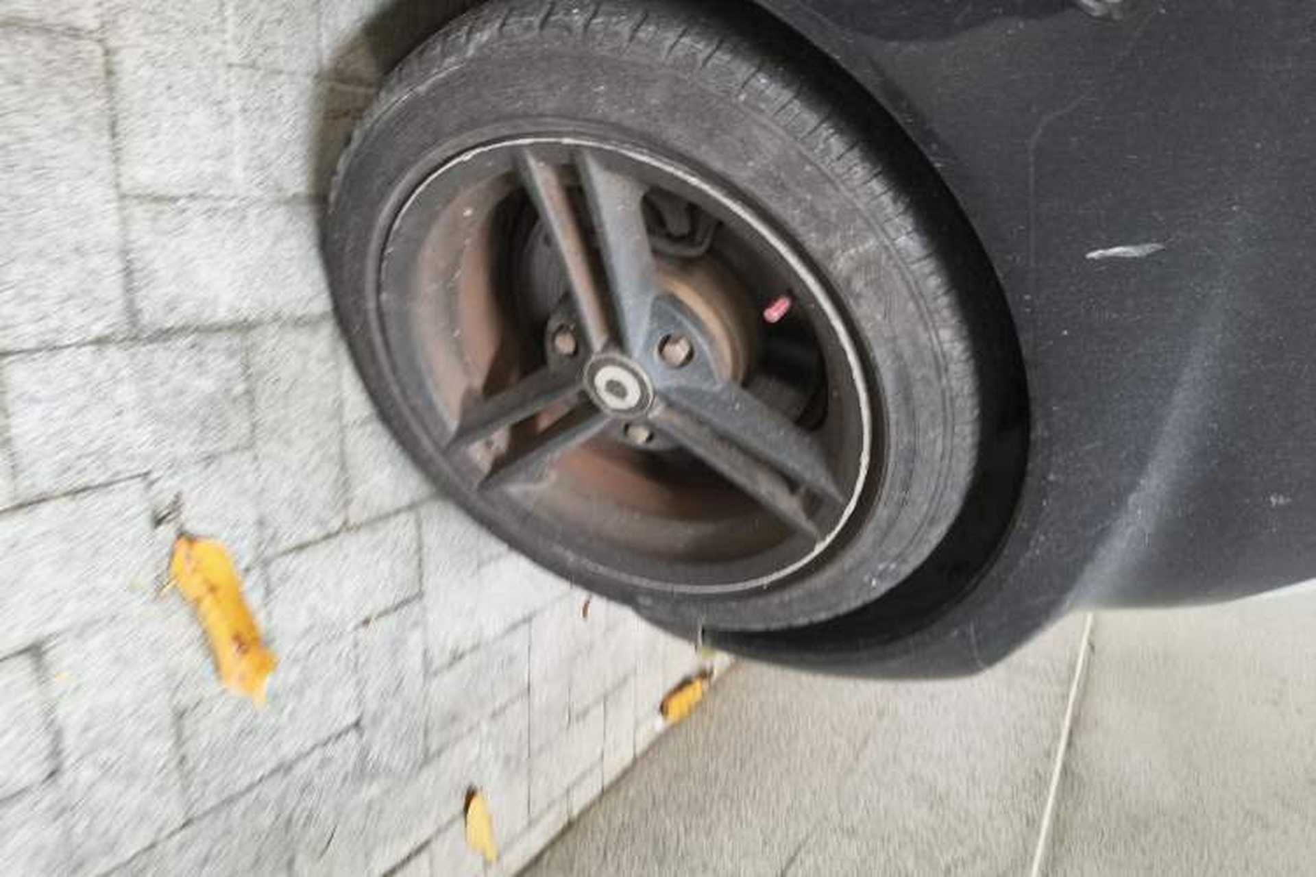 Used smart fortwo 2011 1.0 MHD Hardtop Standard Edition Right Front Wheel Hub