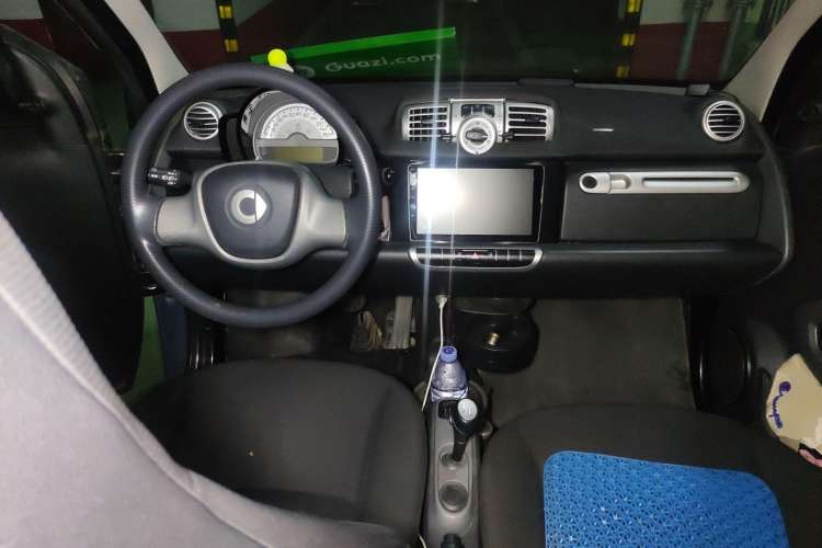Used smart fortwo 2011 1.0 MHD Hardtop Standard Edition Center Console