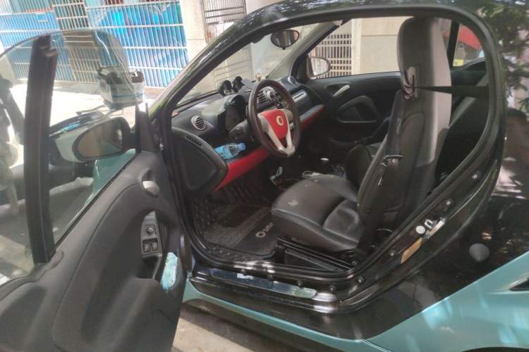 Used smart fortwo 2011 1.0T Hardtop Burning Orange Edition Driver Seat