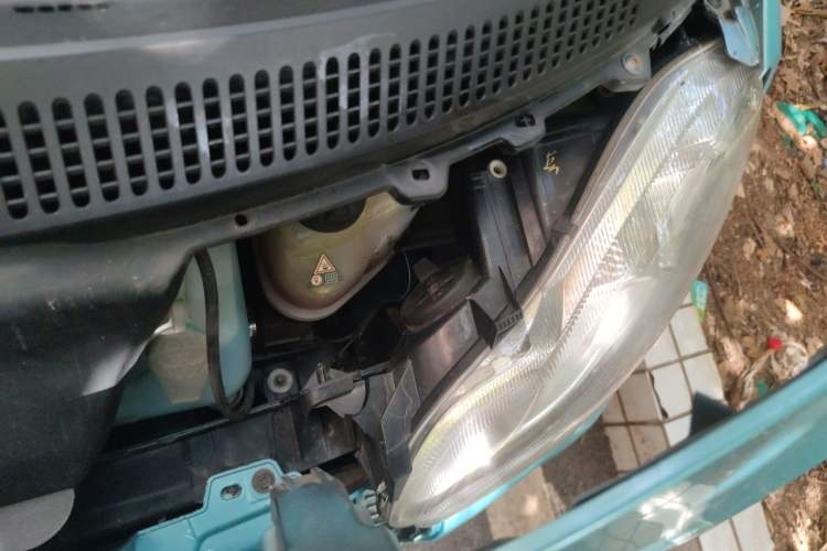 Used smart fortwo 2011 1.0T Hardtop Burning Orange Edition Engine Bay Left