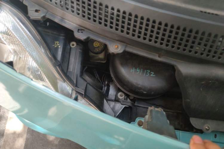 Used smart fortwo 2011 1.0T Hardtop Burning Orange Edition Engine Bay Right