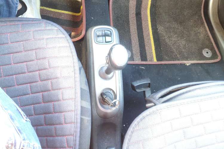Used smart fortwo 2011 1.0T Convertible Passion Edition Gear Lever