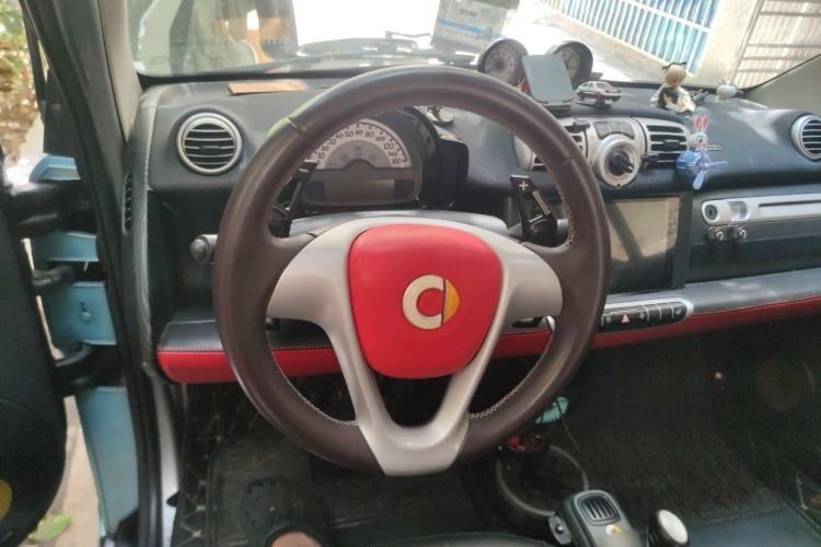 Used smart fortwo 2011 1.0T Hardtop Burning Orange Edition Steering Wheel